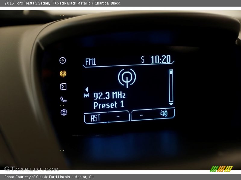 Tuxedo Black Metallic / Charcoal Black 2015 Ford Fiesta S Sedan