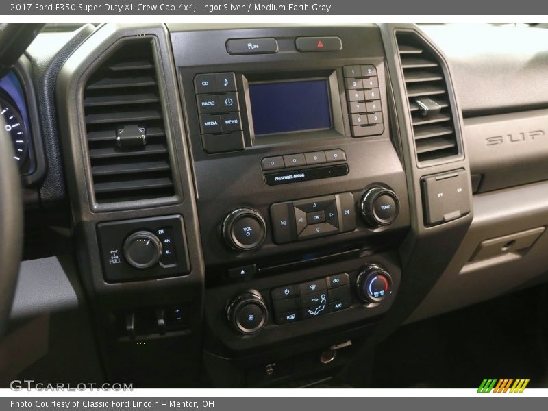 Ingot Silver / Medium Earth Gray 2017 Ford F350 Super Duty XL Crew Cab 4x4