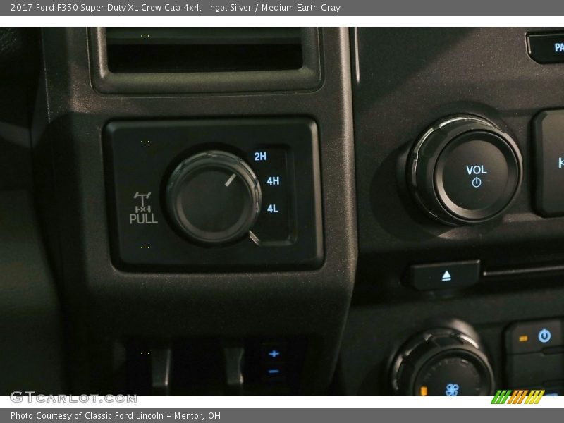 Ingot Silver / Medium Earth Gray 2017 Ford F350 Super Duty XL Crew Cab 4x4