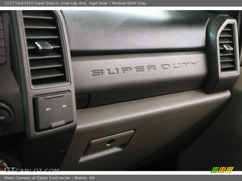 Ingot Silver / Medium Earth Gray 2017 Ford F350 Super Duty XL Crew Cab 4x4