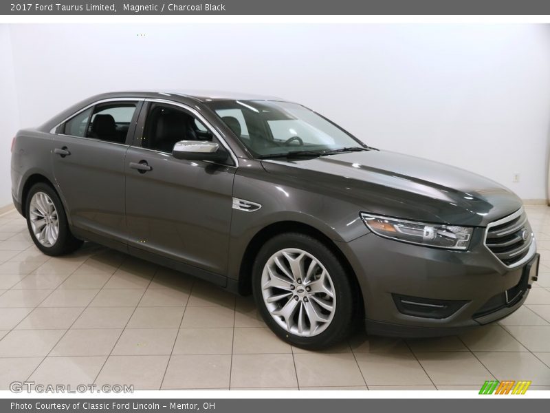 Magnetic / Charcoal Black 2017 Ford Taurus Limited