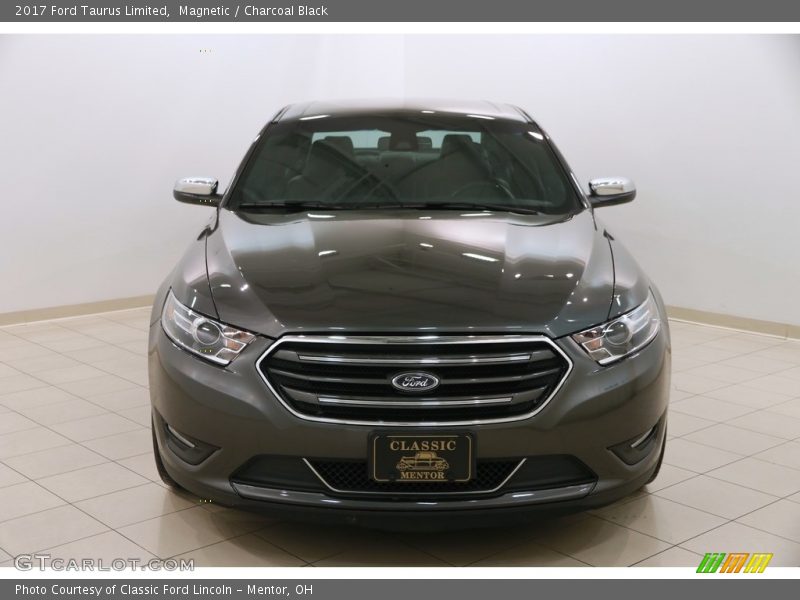 Magnetic / Charcoal Black 2017 Ford Taurus Limited