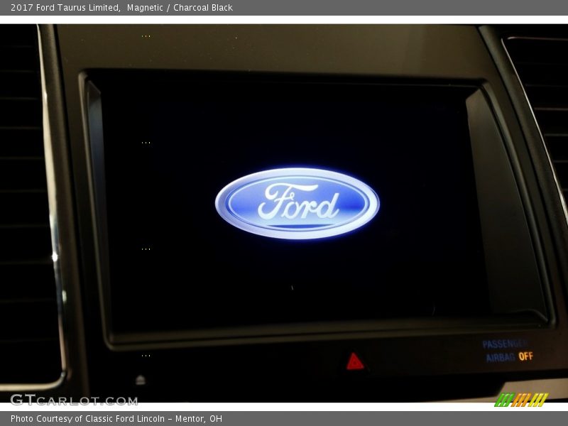 Magnetic / Charcoal Black 2017 Ford Taurus Limited