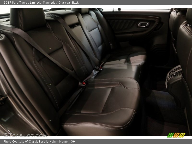 Magnetic / Charcoal Black 2017 Ford Taurus Limited