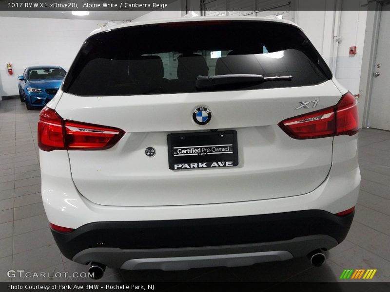 Alpine White / Canberra Beige 2017 BMW X1 xDrive28i