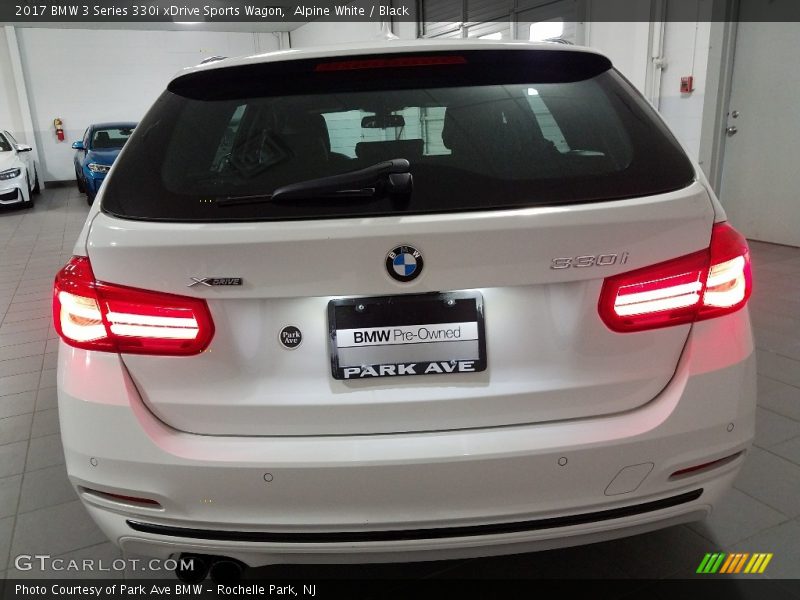 Alpine White / Black 2017 BMW 3 Series 330i xDrive Sports Wagon