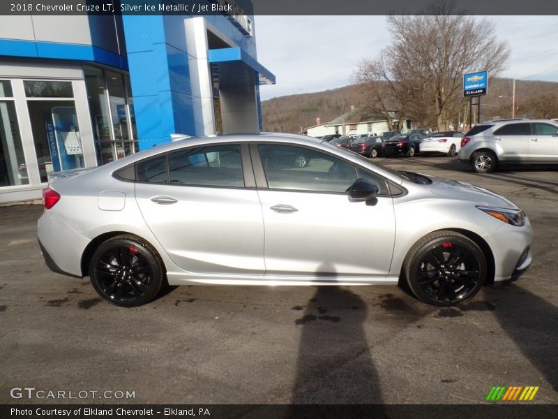 Silver Ice Metallic / Jet Black 2018 Chevrolet Cruze LT