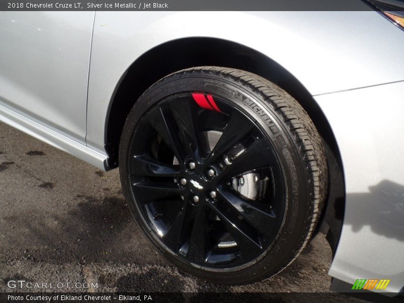Silver Ice Metallic / Jet Black 2018 Chevrolet Cruze LT