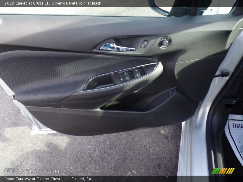 Silver Ice Metallic / Jet Black 2018 Chevrolet Cruze LT