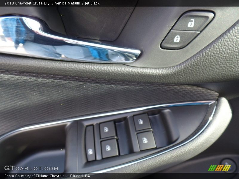Silver Ice Metallic / Jet Black 2018 Chevrolet Cruze LT