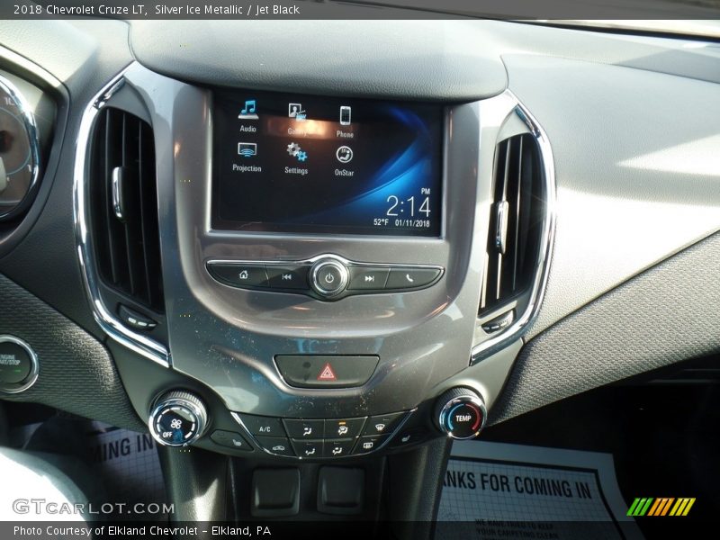 Silver Ice Metallic / Jet Black 2018 Chevrolet Cruze LT