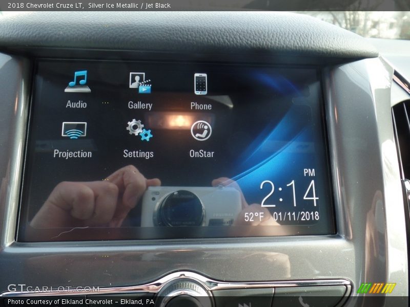 Silver Ice Metallic / Jet Black 2018 Chevrolet Cruze LT