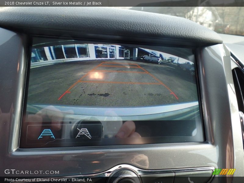 Silver Ice Metallic / Jet Black 2018 Chevrolet Cruze LT