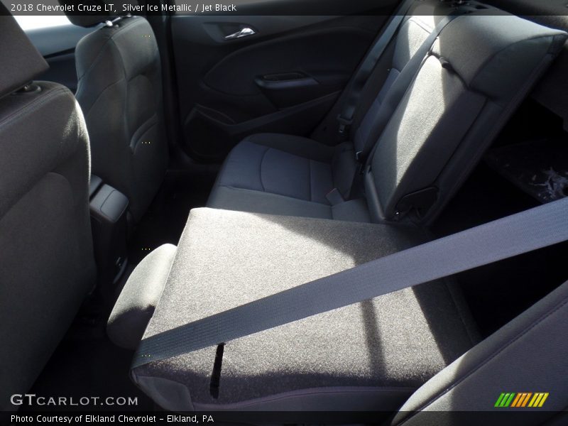 Silver Ice Metallic / Jet Black 2018 Chevrolet Cruze LT