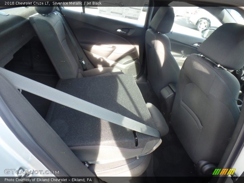 Silver Ice Metallic / Jet Black 2018 Chevrolet Cruze LT