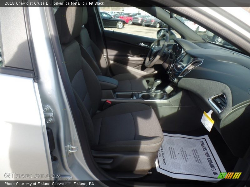 Silver Ice Metallic / Jet Black 2018 Chevrolet Cruze LT