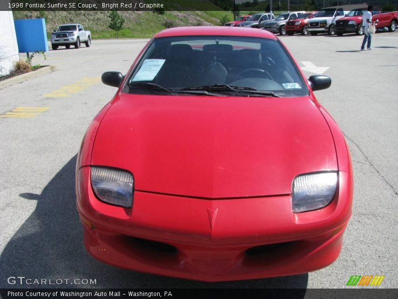 Bright Red / Graphite 1998 Pontiac Sunfire SE Coupe