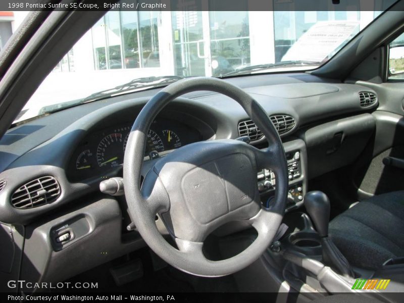 Bright Red / Graphite 1998 Pontiac Sunfire SE Coupe
