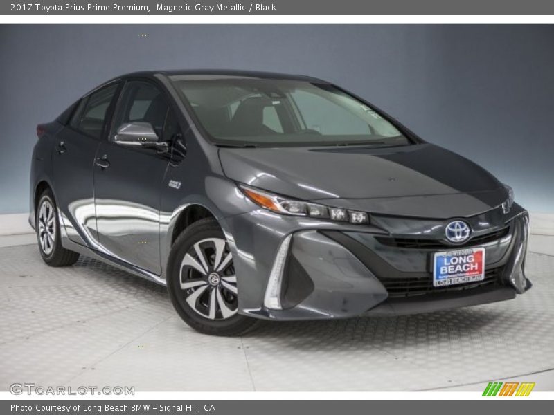 Front 3/4 View of 2017 Prius Prime Premium