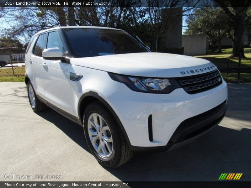 Fuji White / Ebony/Ebony 2017 Land Rover Discovery SE