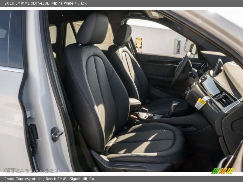 Alpine White / Black 2018 BMW X1 xDrive28i