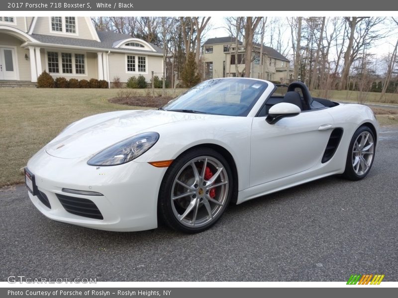 Front 3/4 View of 2017 718 Boxster S
