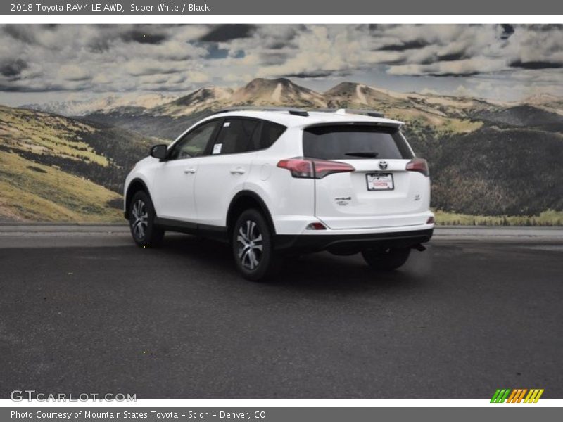 Super White / Black 2018 Toyota RAV4 LE AWD