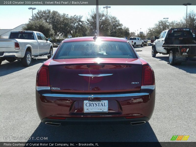 Velvet Red Pearl / Black/Linen 2018 Chrysler 300 Limited
