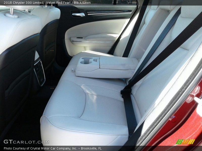 Velvet Red Pearl / Black/Linen 2018 Chrysler 300 Limited