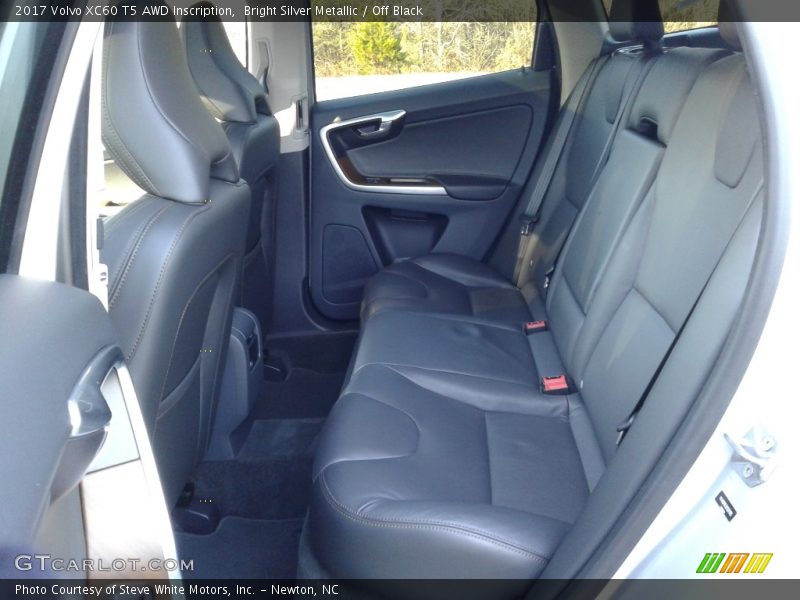 Bright Silver Metallic / Off Black 2017 Volvo XC60 T5 AWD Inscription