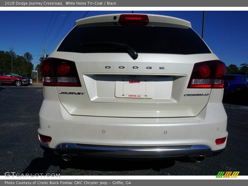 White Noise Tri-Coat / Black 2018 Dodge Journey Crossroad