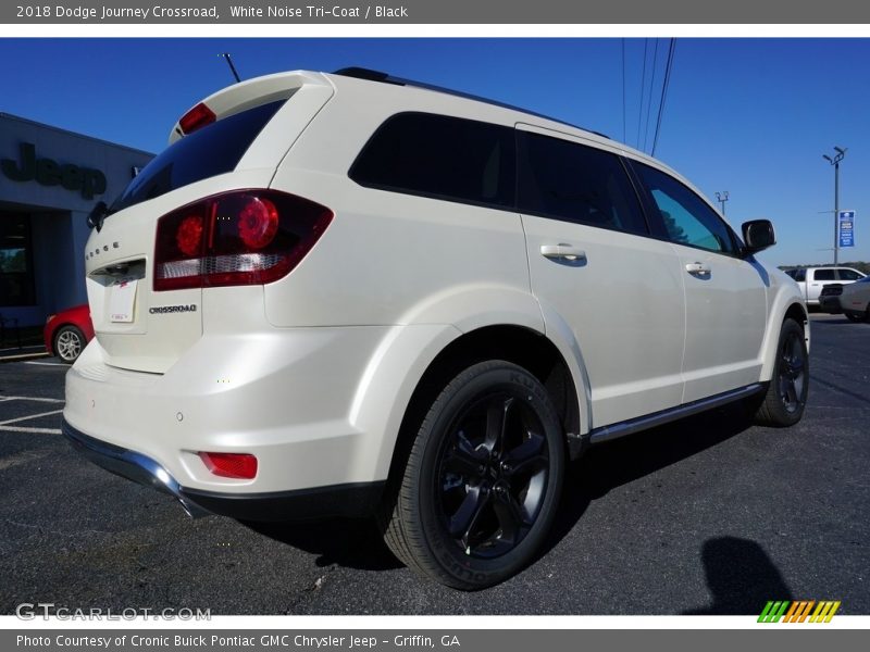 White Noise Tri-Coat / Black 2018 Dodge Journey Crossroad