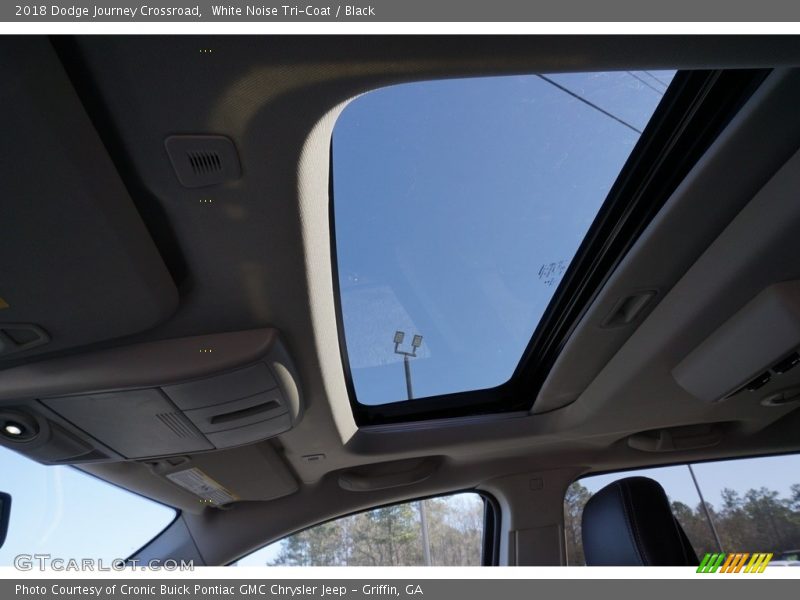 White Noise Tri-Coat / Black 2018 Dodge Journey Crossroad