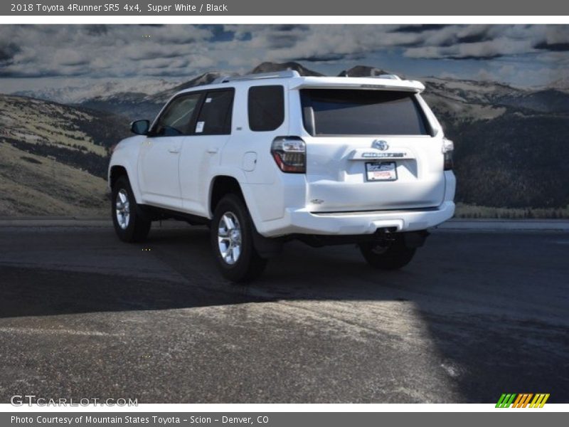 Super White / Black 2018 Toyota 4Runner SR5 4x4