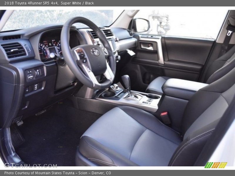 Super White / Black 2018 Toyota 4Runner SR5 4x4
