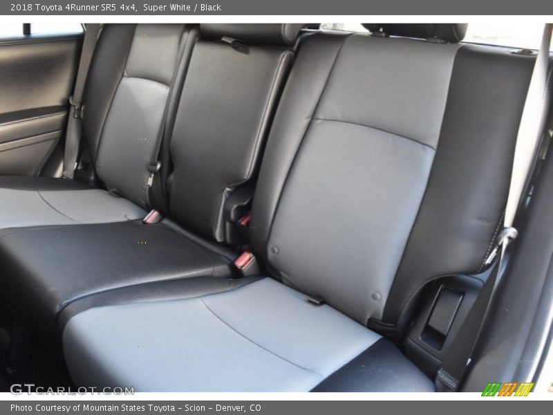 Super White / Black 2018 Toyota 4Runner SR5 4x4