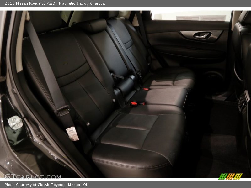 Magnetic Black / Charcoal 2016 Nissan Rogue SL AWD