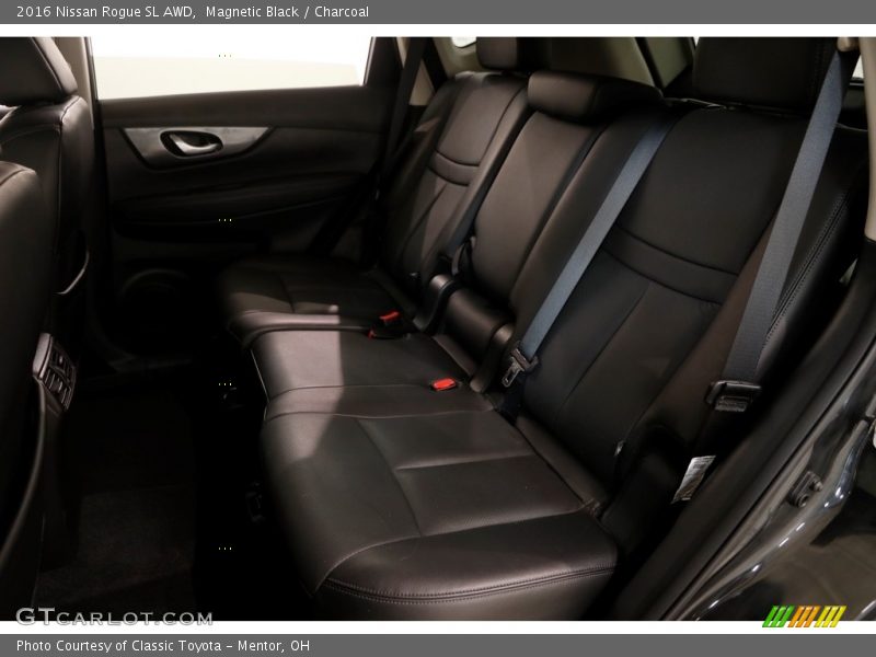 Magnetic Black / Charcoal 2016 Nissan Rogue SL AWD