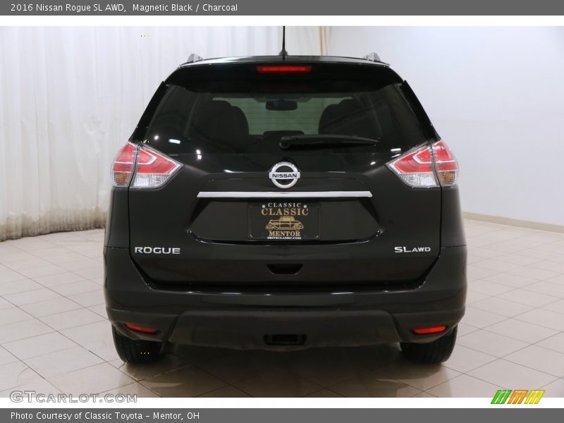 Magnetic Black / Charcoal 2016 Nissan Rogue SL AWD