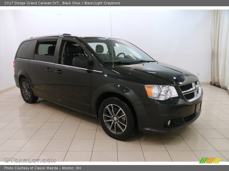 Black Onyx / Black/Light Graystone 2017 Dodge Grand Caravan SXT