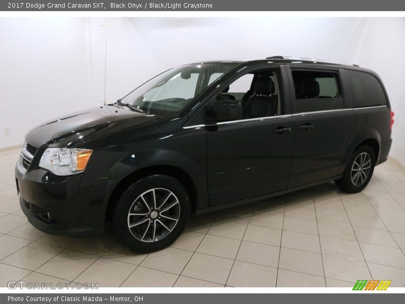 Black Onyx / Black/Light Graystone 2017 Dodge Grand Caravan SXT