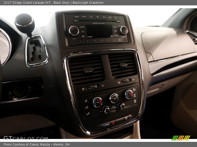 Black Onyx / Black/Light Graystone 2017 Dodge Grand Caravan SXT