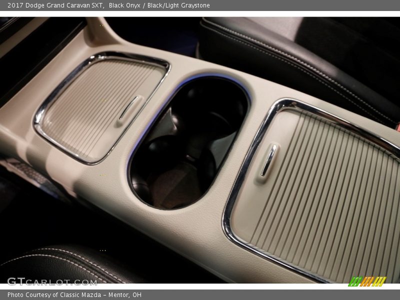 Black Onyx / Black/Light Graystone 2017 Dodge Grand Caravan SXT