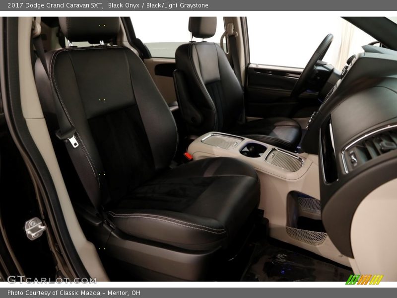 Black Onyx / Black/Light Graystone 2017 Dodge Grand Caravan SXT