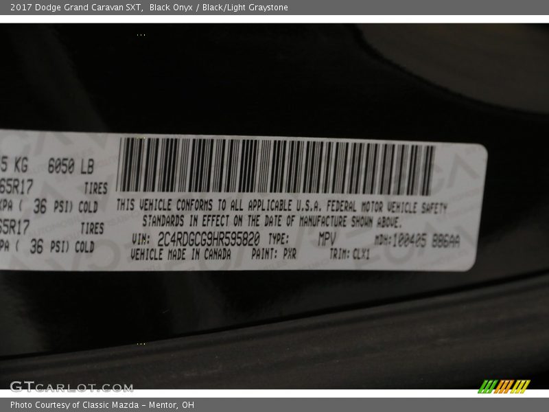 Black Onyx / Black/Light Graystone 2017 Dodge Grand Caravan SXT