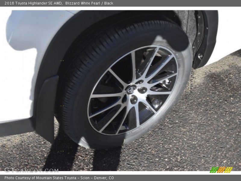 Blizzard White Pearl / Black 2018 Toyota Highlander SE AWD