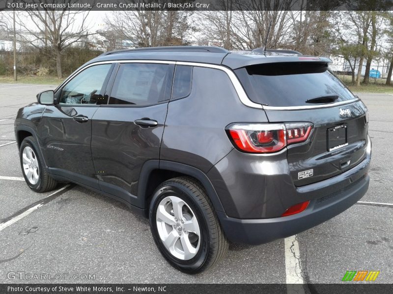 Granite Crystal Metallic / Black/Ski Gray 2018 Jeep Compass Latitude