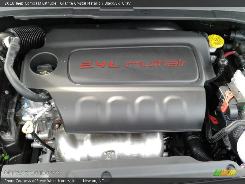 Granite Crystal Metallic / Black/Ski Gray 2018 Jeep Compass Latitude
