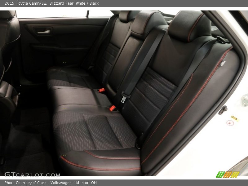 Blizzard Pearl White / Black 2015 Toyota Camry SE