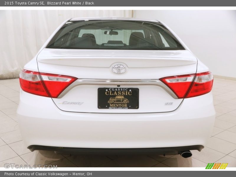 Blizzard Pearl White / Black 2015 Toyota Camry SE